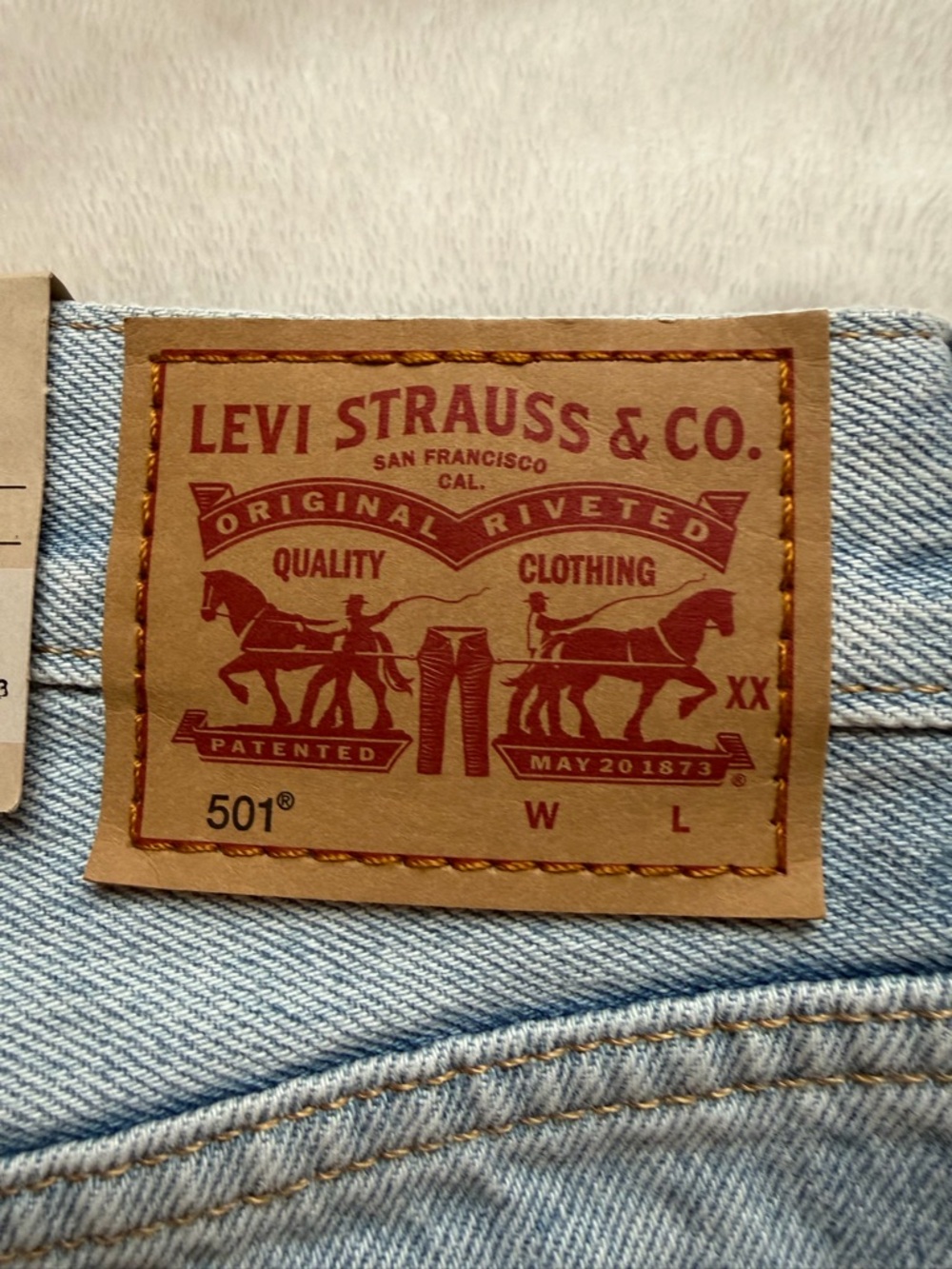 Levi's 501 High-Rise Light Wash Straight-Leg Jeans - Picture 9 of 12